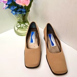Caressa Sand Crepe Dress Shoes SZ 6.5